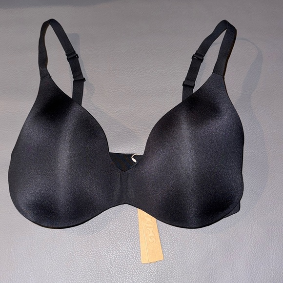 SKIMS Other - NWT SKIMS WIRELESS FORM PLUNGE PUSH UP BRA